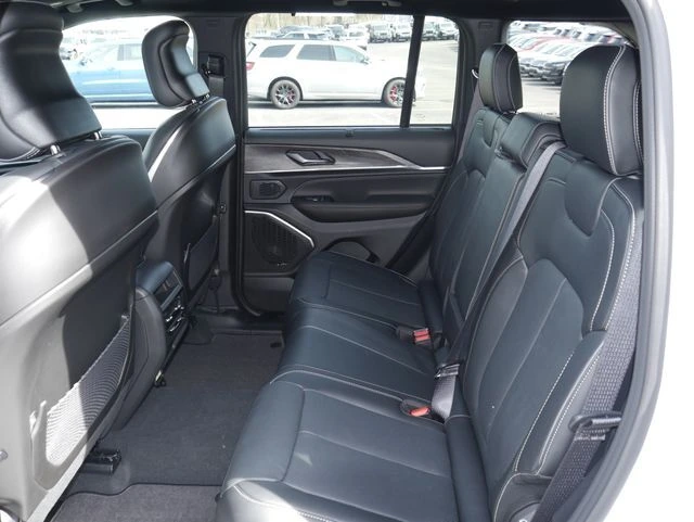 2025 Jeep Grand Cherokee Overland - Photo 27
