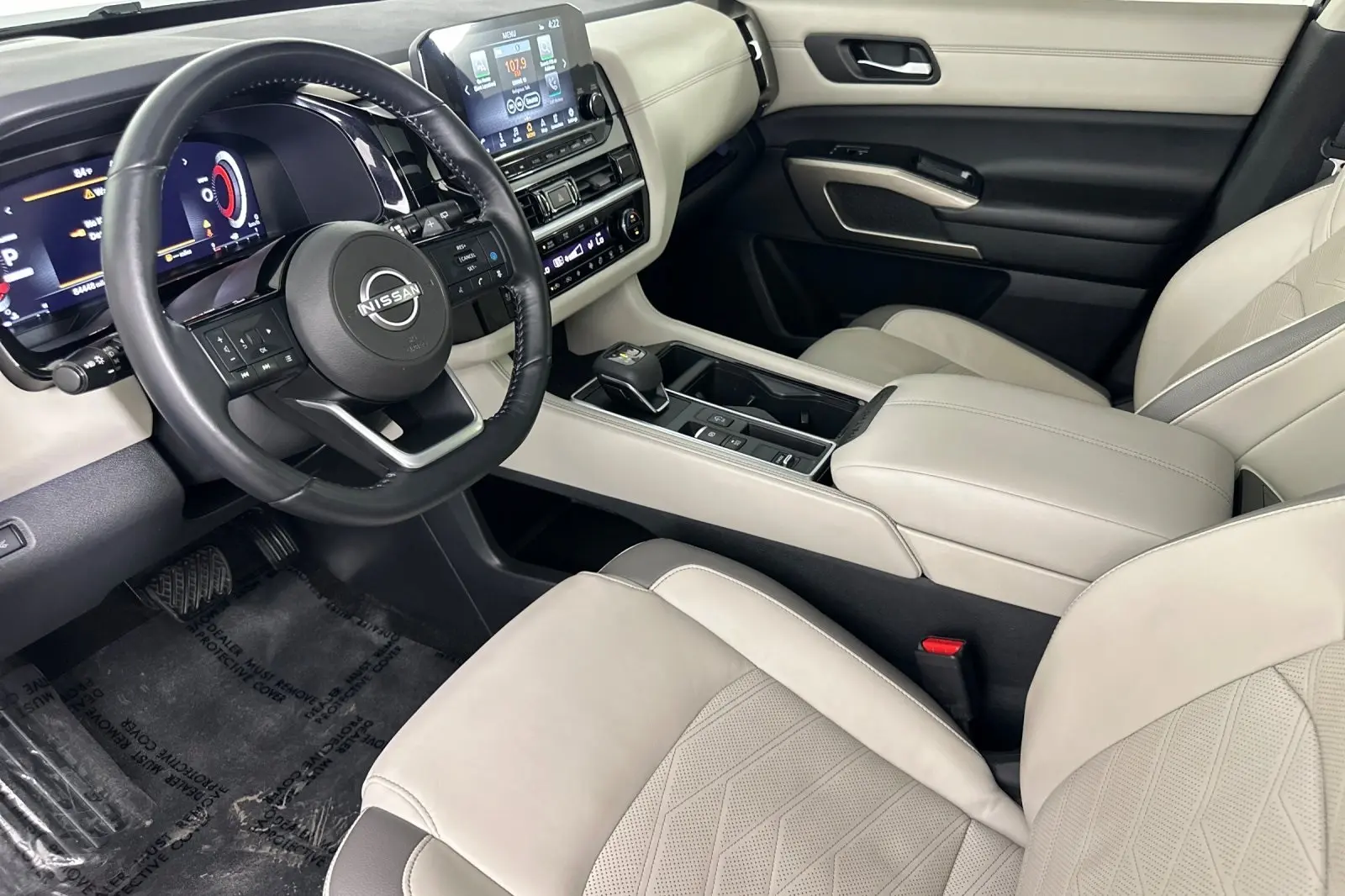 2022 Nissan Pathfinder Platinum photo 6