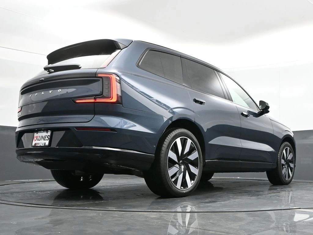 2025 Volvo EX90 Ultra - Photo 32