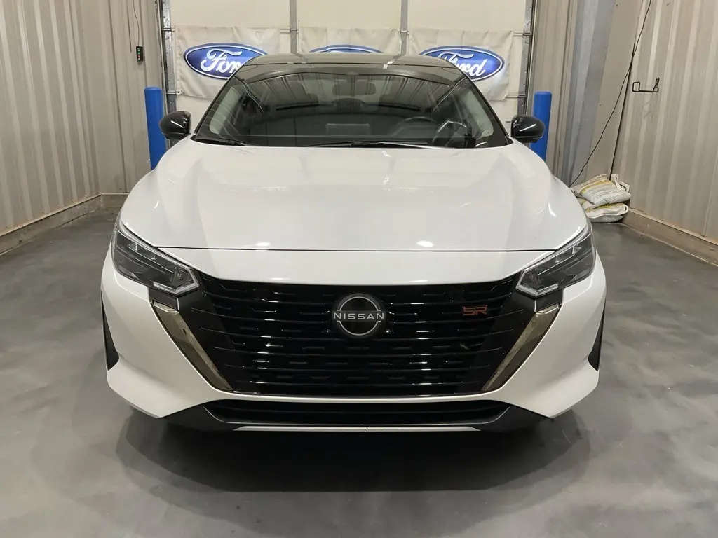 2024 Nissan Sentra SR photo 2