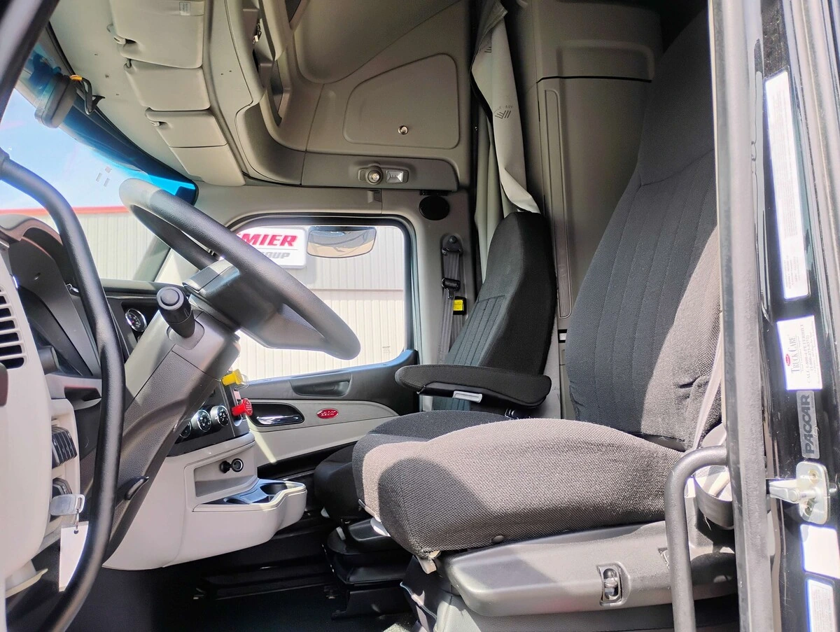 2023 Peterbilt 579 - image 12