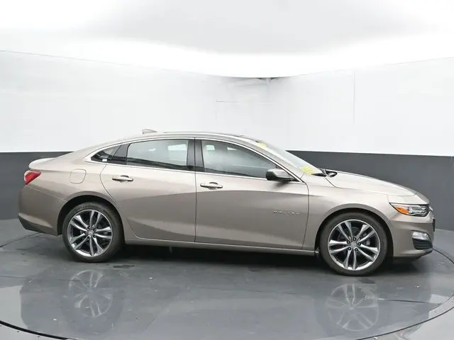 2024 Chevrolet Malibu Premier 2LT photo 9