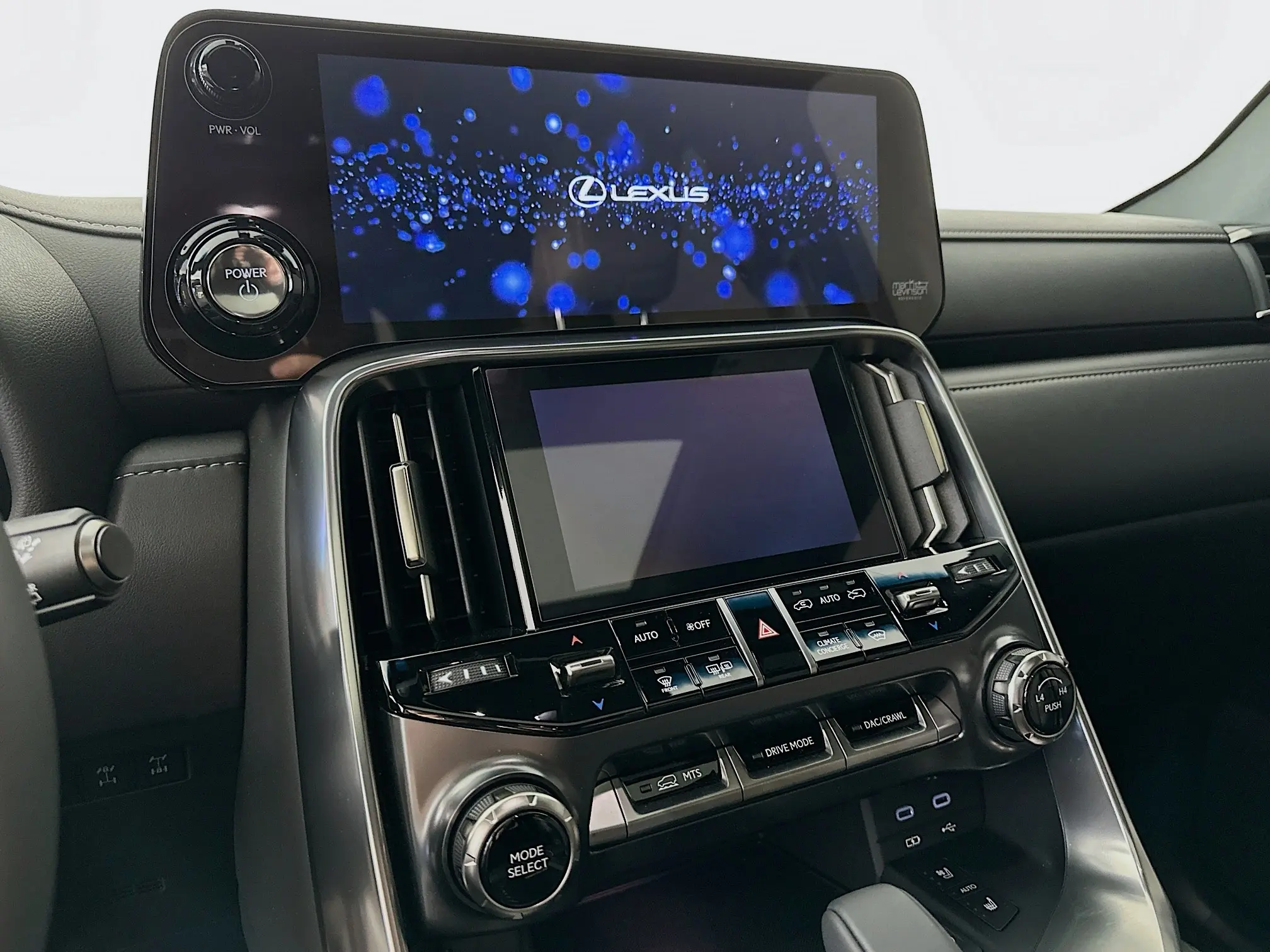 2025 Lexus LX photo 26