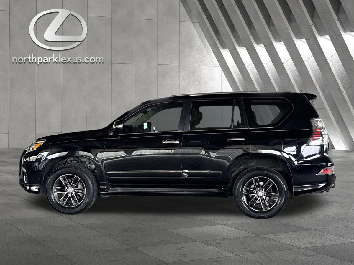 2016 Lexus GX Base's photo