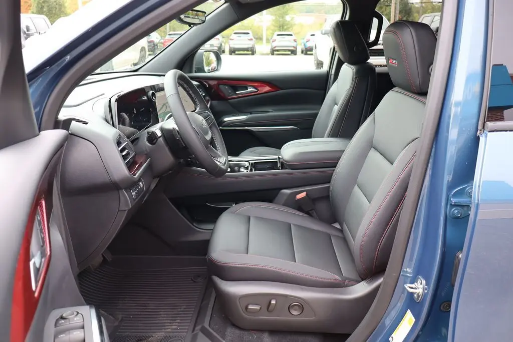 2026 Chevrolet Traverse Z71 photo 7