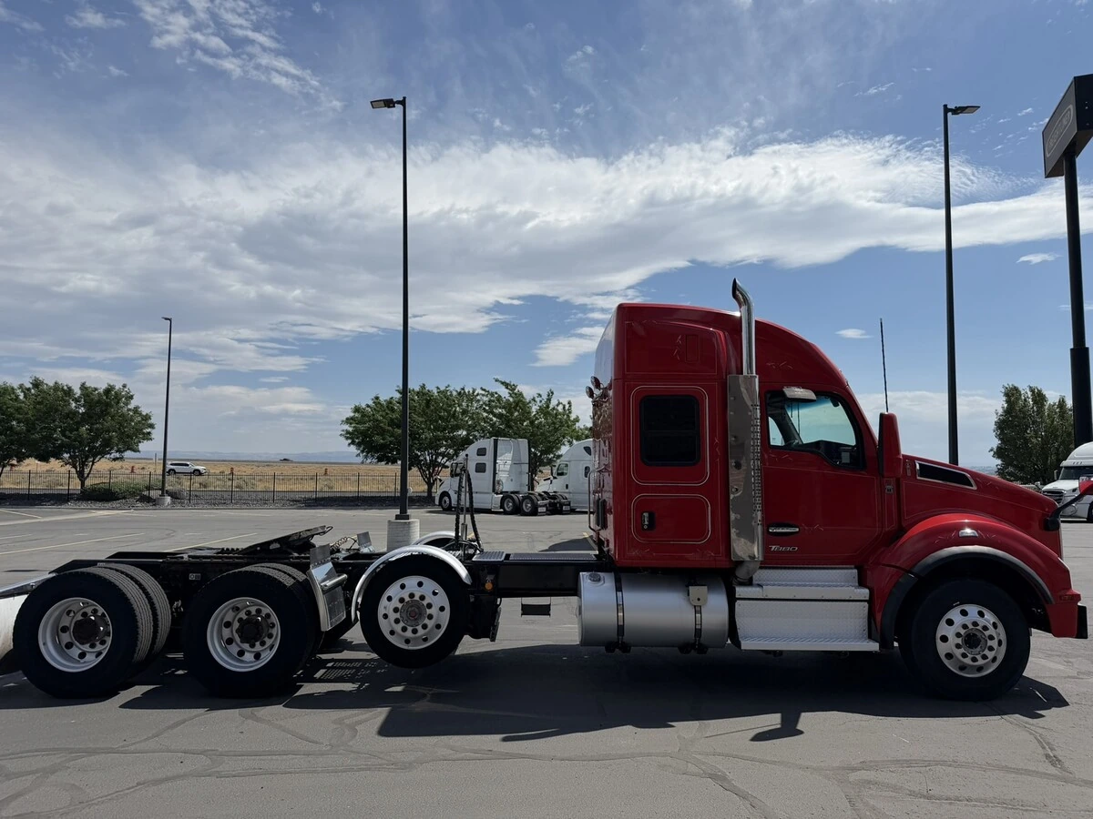 2023 Kenworth T880 — photo 4