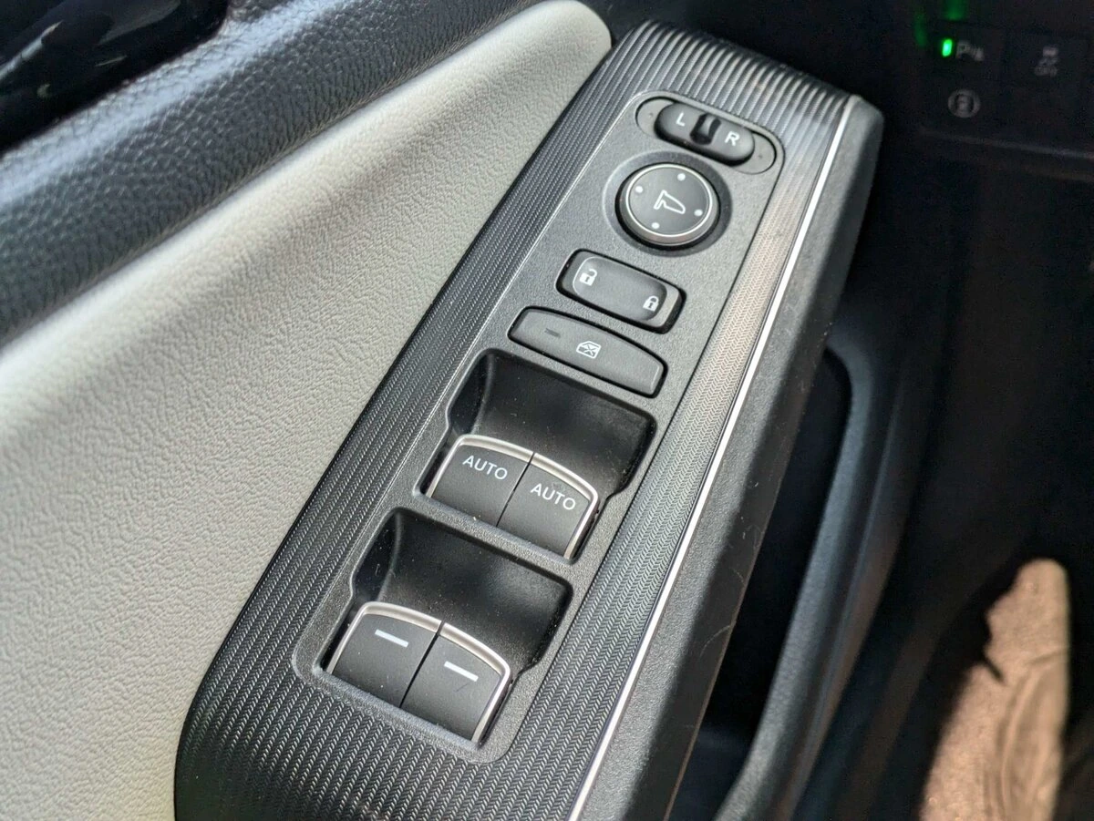 2024 Honda Civic Hatchback Sport Touring - Photo 24