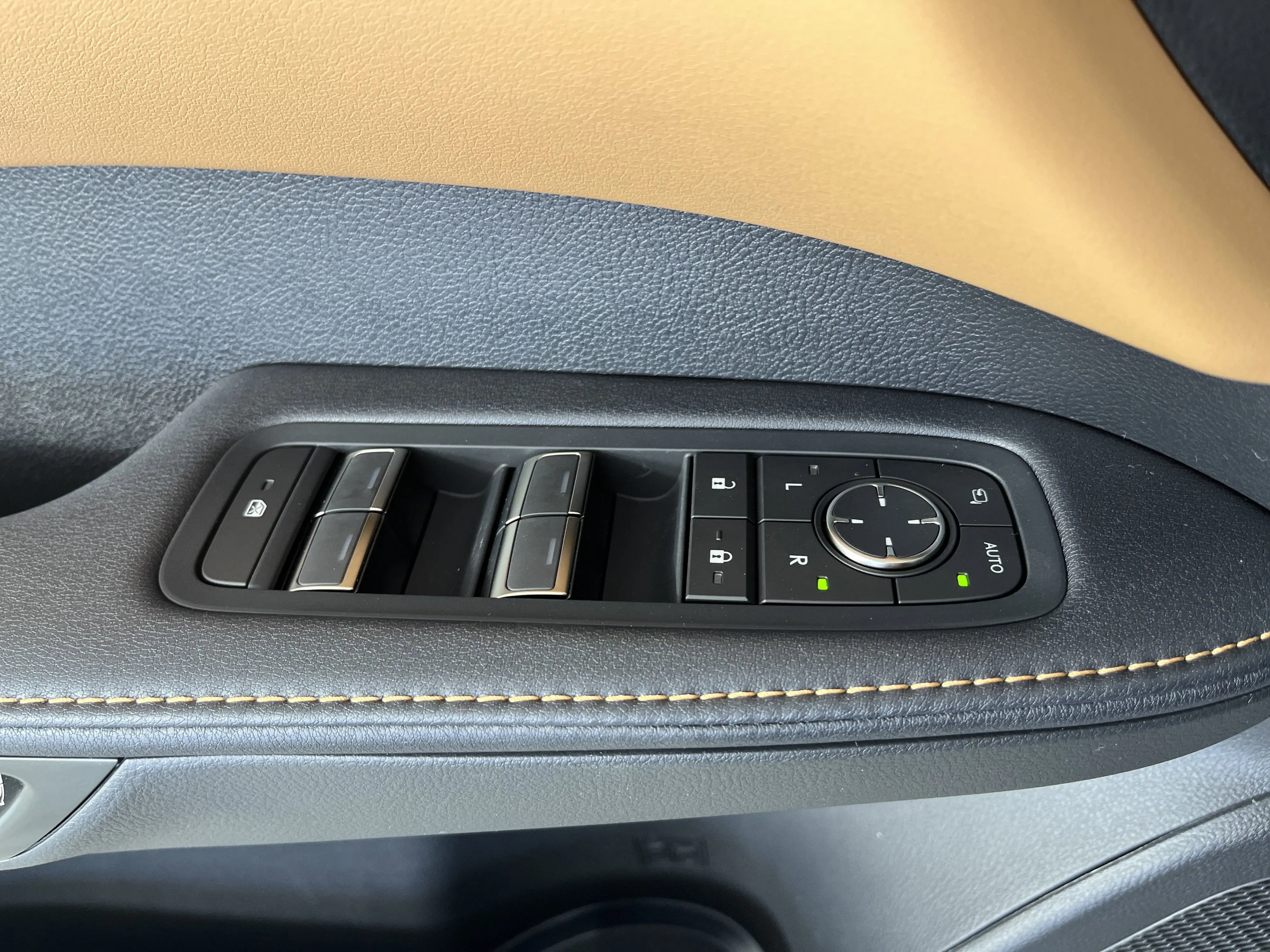 2025 Lexus RX 350 Premium AWD photo 2