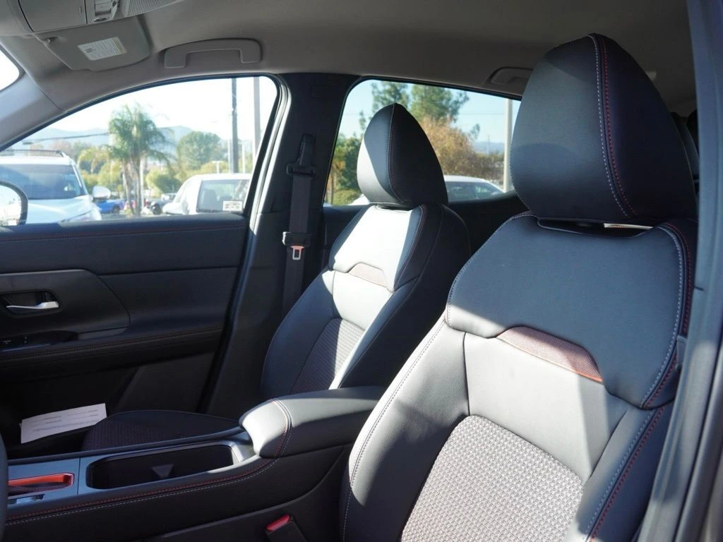 2026 Nissan KICKS SR - Photo 18