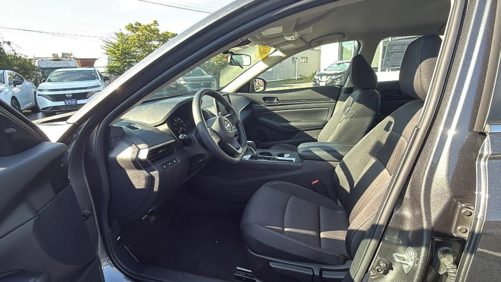 2025 Nissan Altima S photo 15