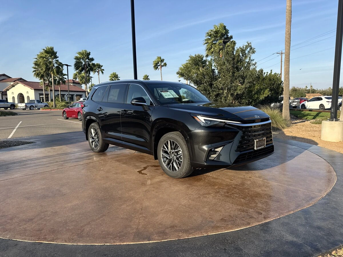 2026 Lexus TX Premium's photo