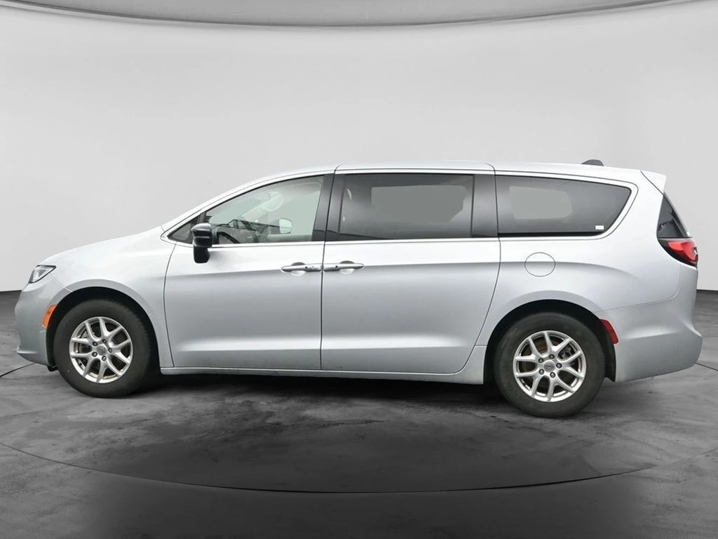 2024 Chrysler Pacifica Touring L - Photo 6