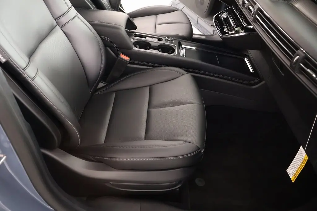 2026 Lincoln Corsair Premiere photo 3