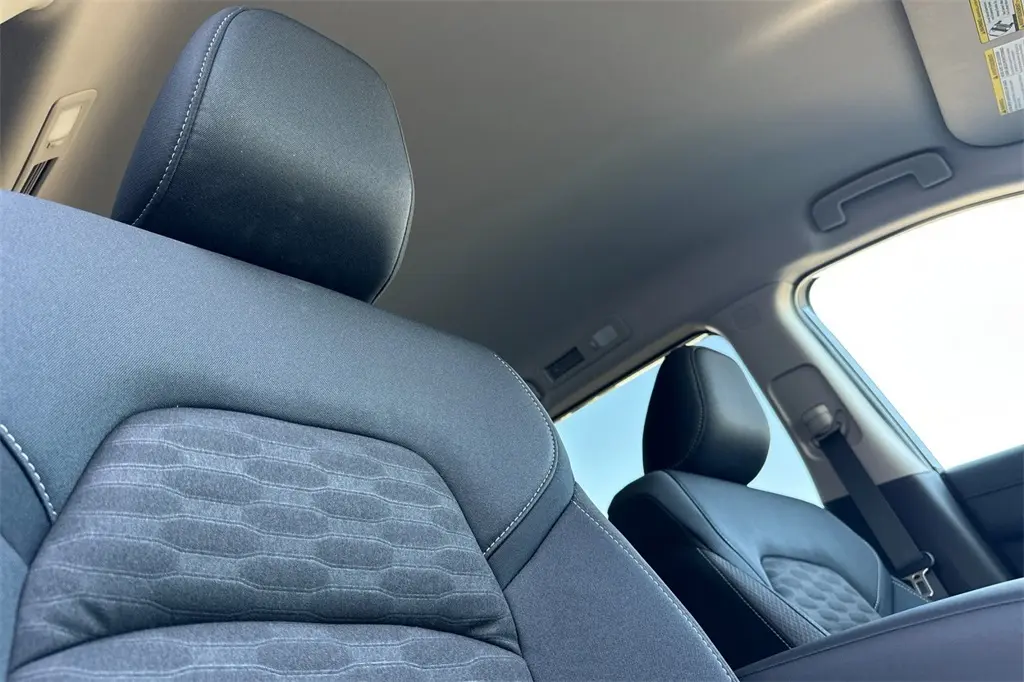 2025 Nissan Pathfinder SV photo 16