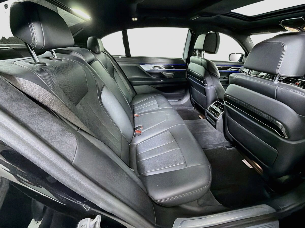 2020 BMW 7 Series 750i - Photo 30