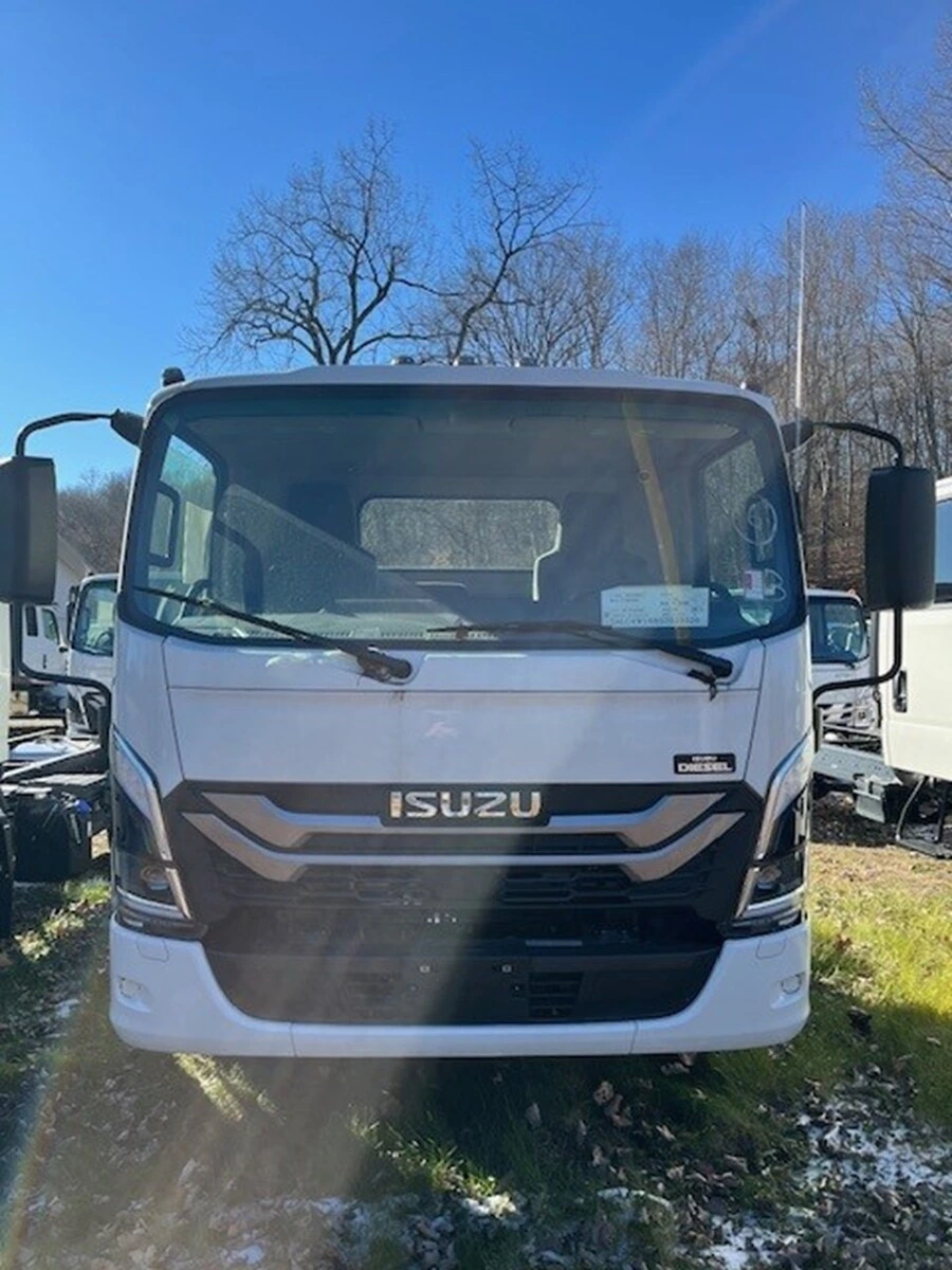 2025 Isuzu in Danbury, CT — photo 4