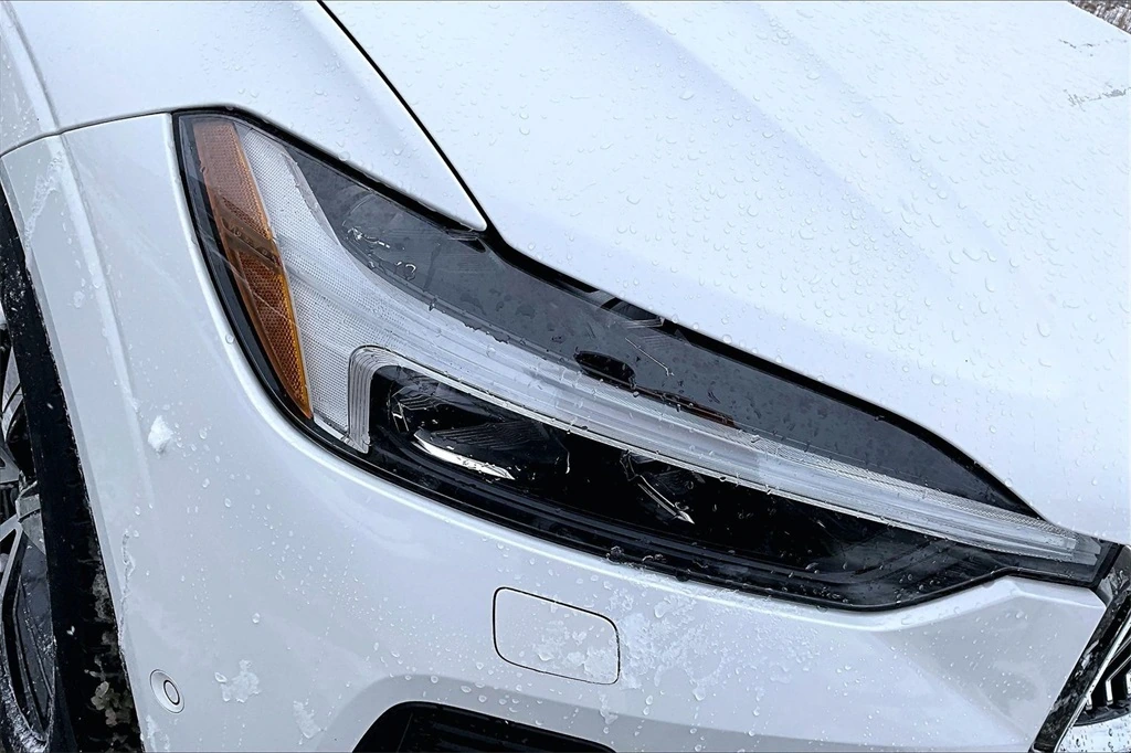 2023 Volvo - image 31