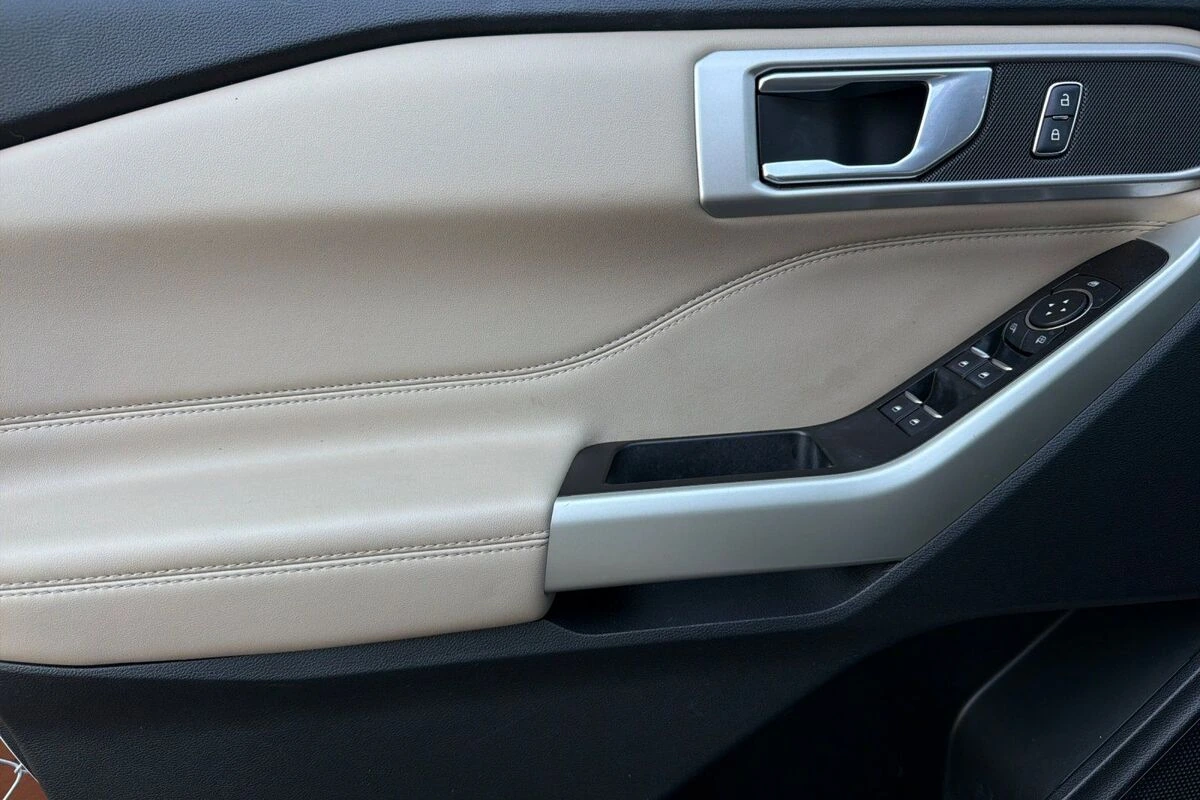 2021 Ford Explorer XLT - Photo 11