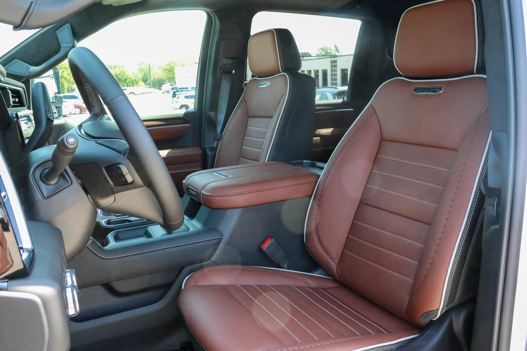 2026 GMC Sierra 3500HD Denali Ultimate - Photo 17