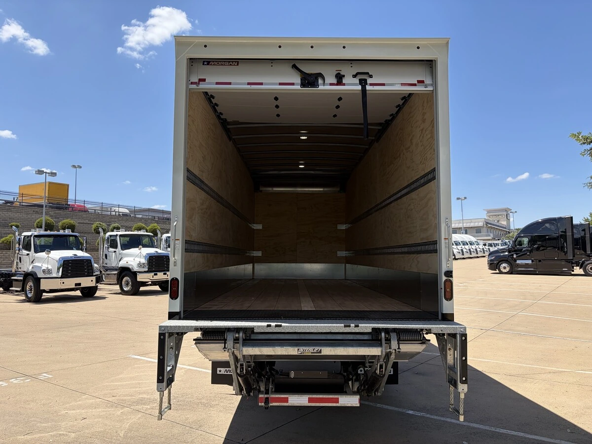 2027 Freightliner M2 106 — photo 4