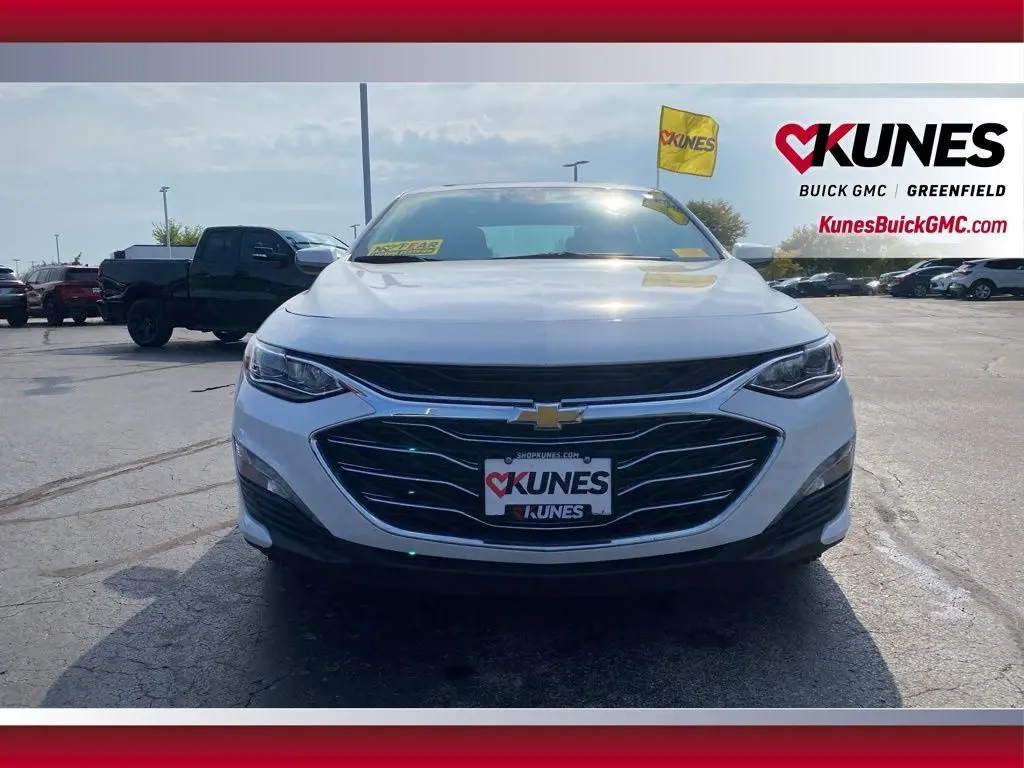 2024 Chevrolet Malibu Premier 2LT photo 8