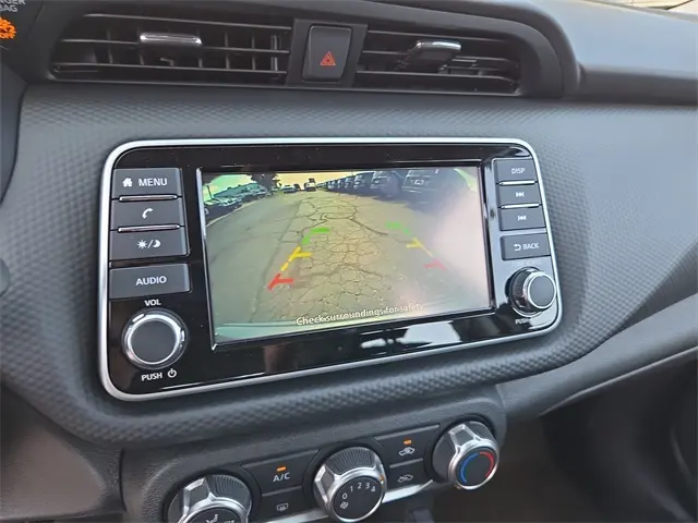 2025 Nissan Kicks Play S photo 18