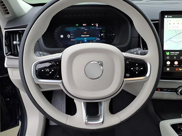 2026 Volvo - image 15