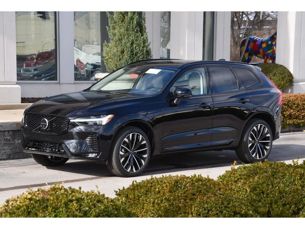 2026 Volvo - image 7