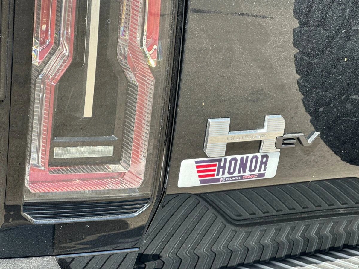 2024 GMC HUMMER EV 2X - Photo 28