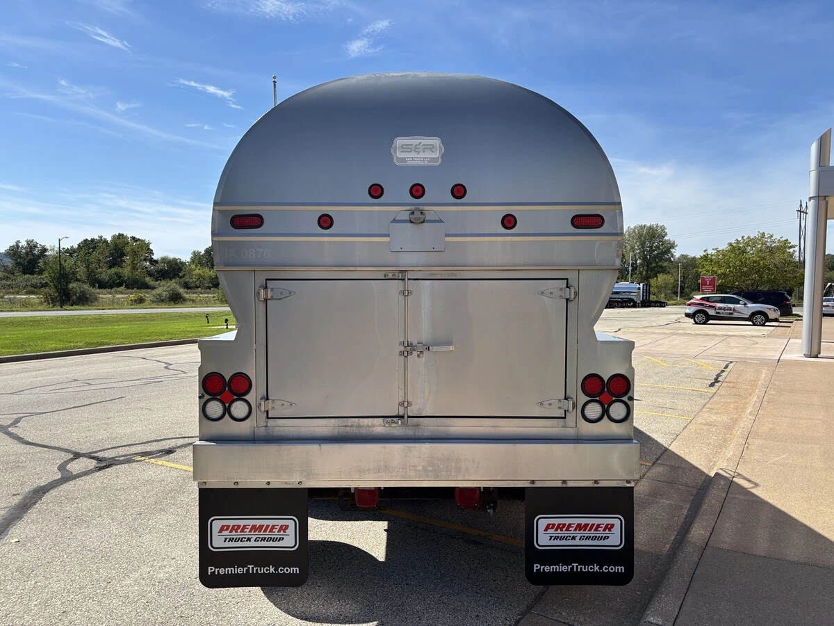 2023 Freightliner 122SD — photo 6
