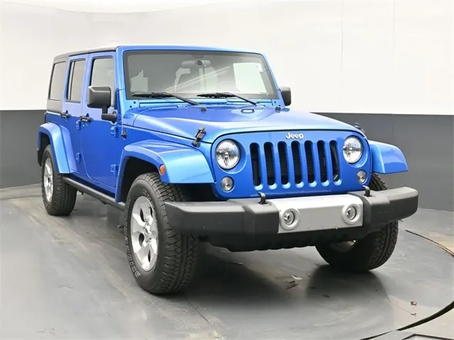 2015 Jeep Wrangler Unlimited Sahara photo 2