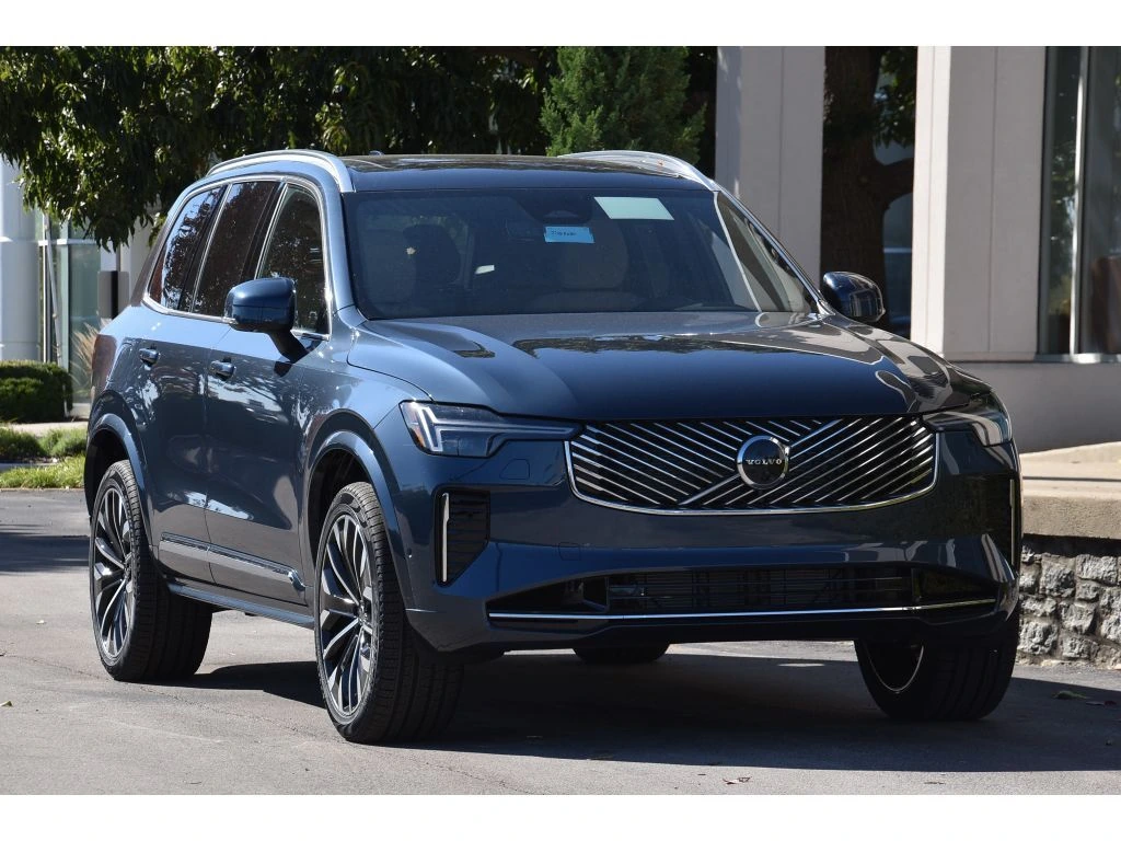 2026 Volvo - image 2