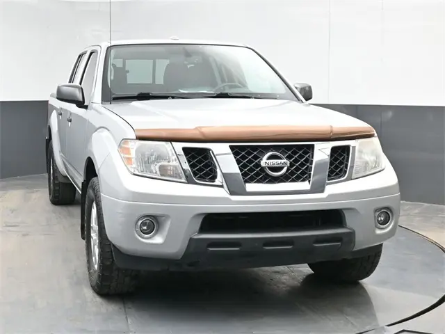 2016 Nissan Frontier SV photo 3