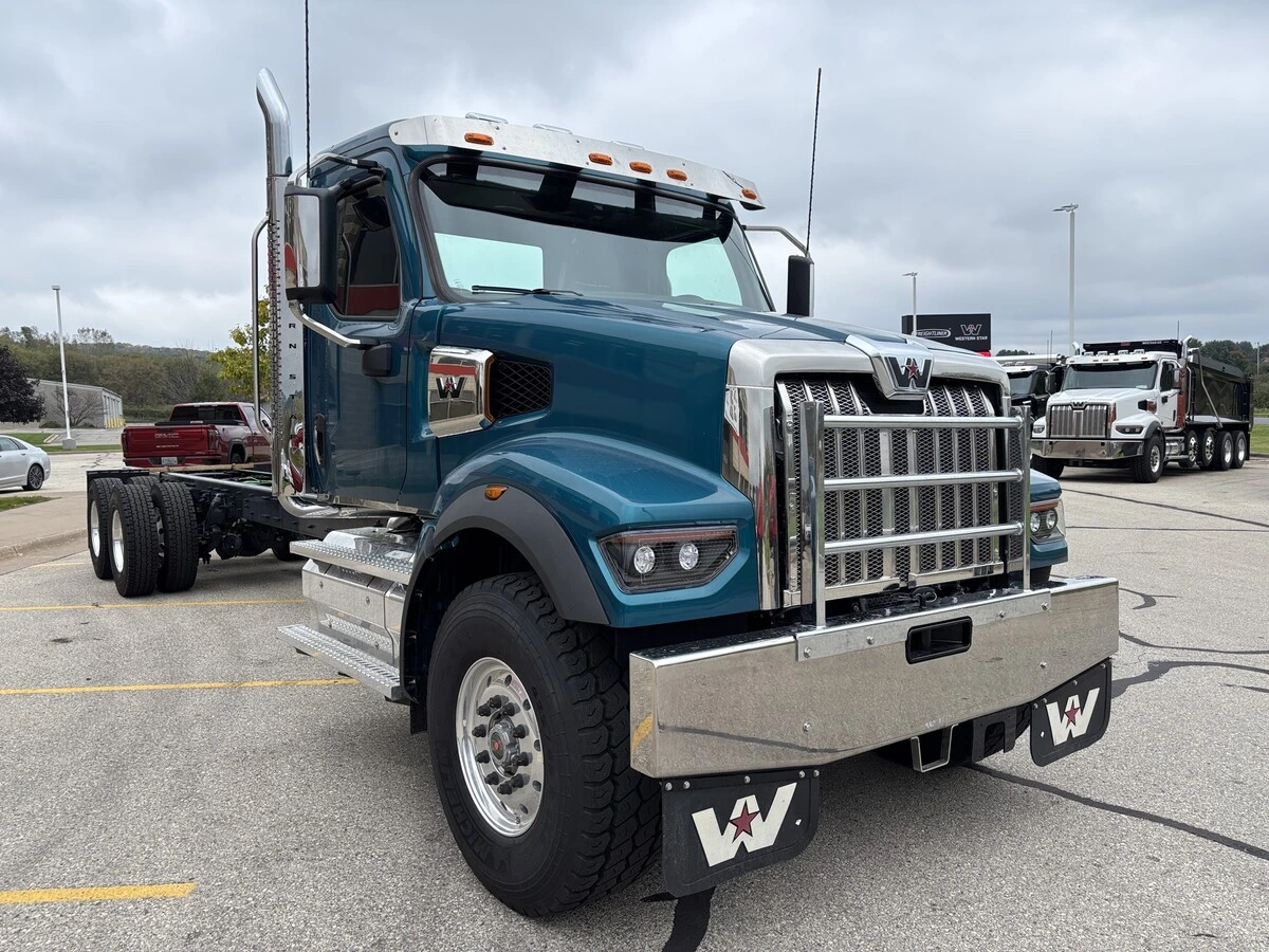2027 Western Star 49X — photo 3