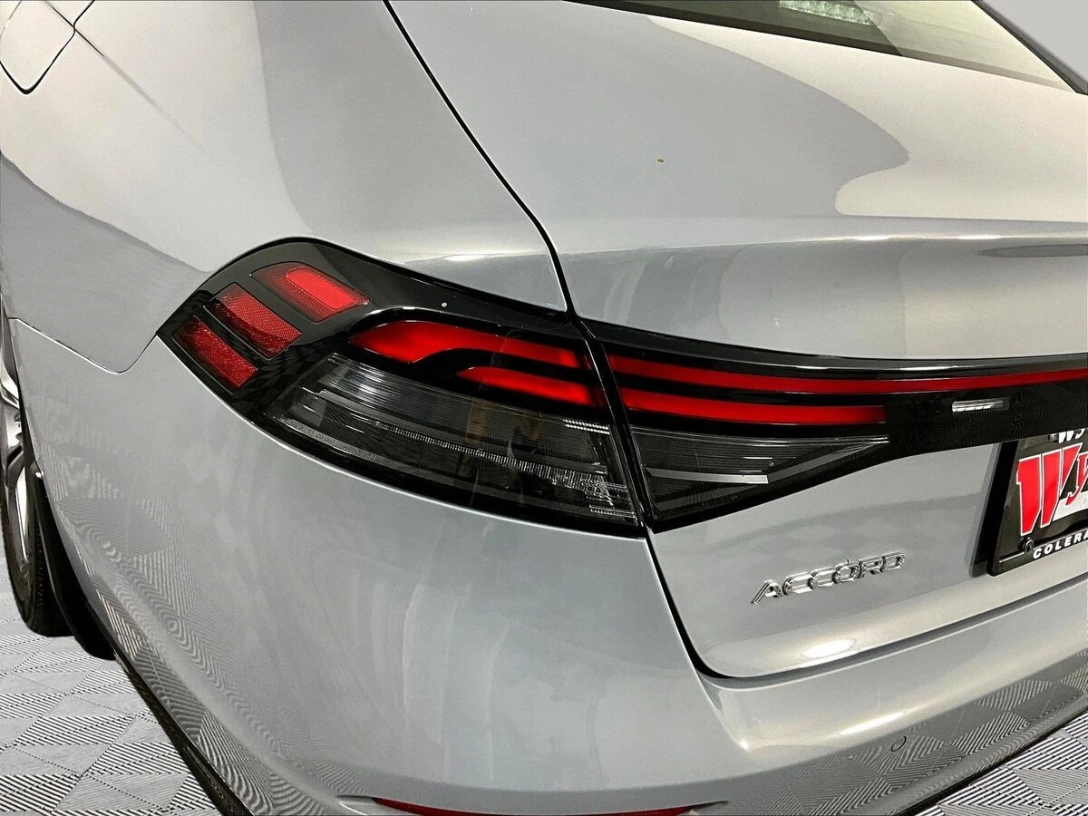2024 Honda Accord Hybrid EX-L - Photo 23