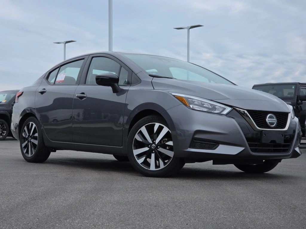 2022 Nissan Versa Sedan SR