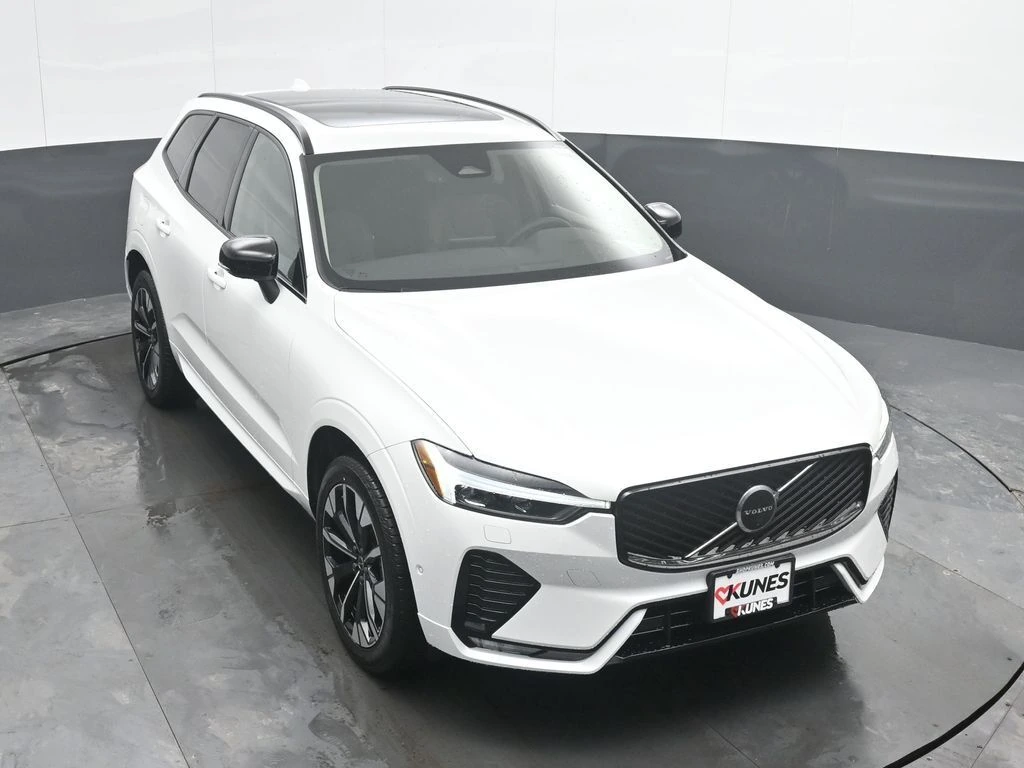 2026 Volvo - image 31