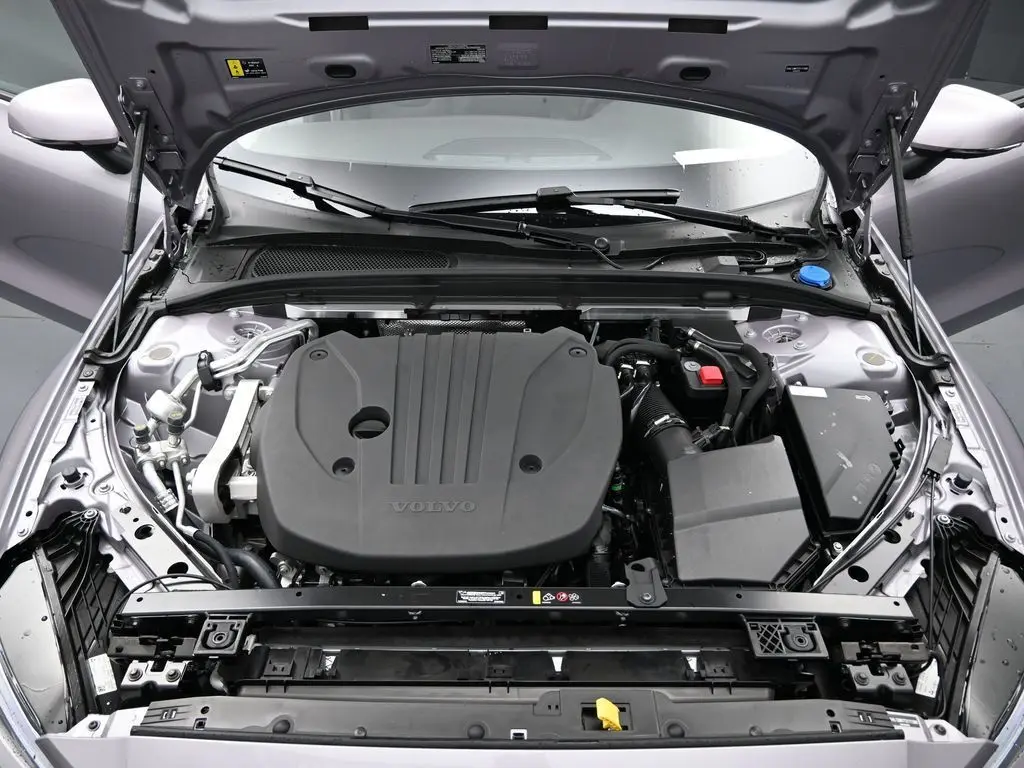 2026 Volvo - image 28