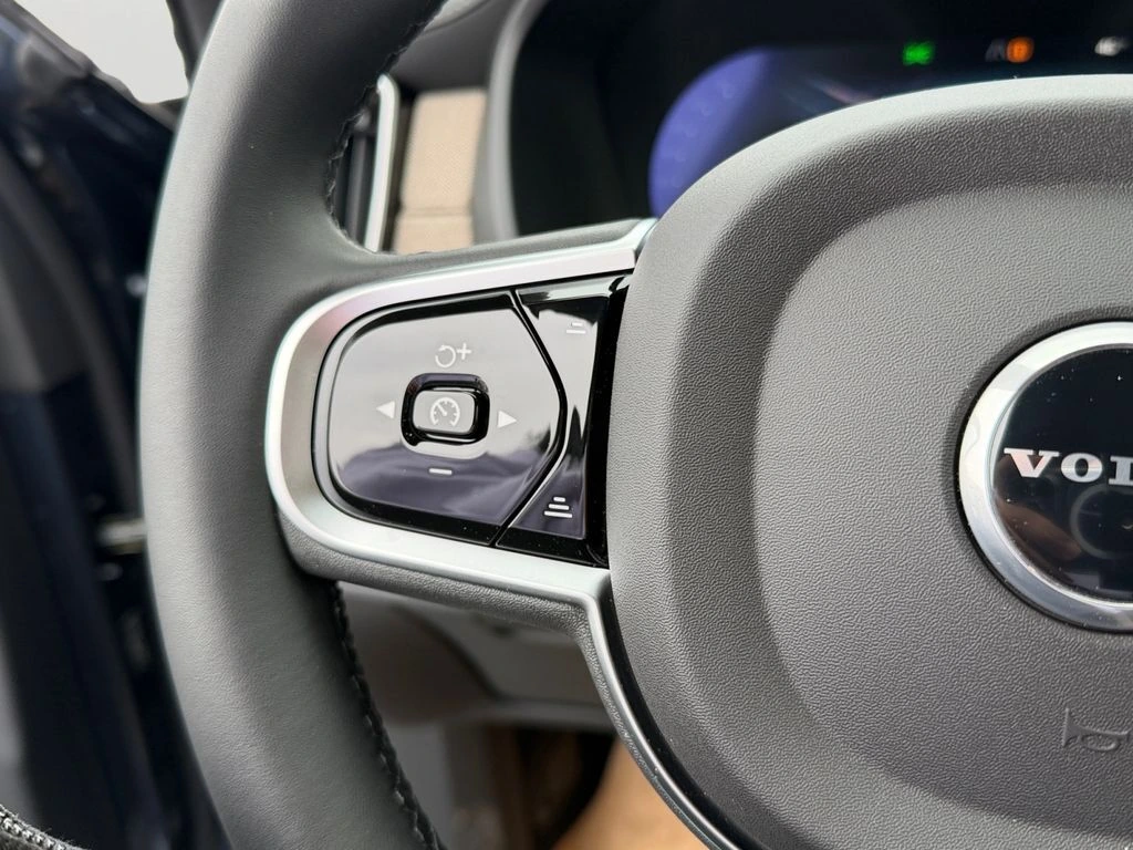 2026 Volvo - image 18