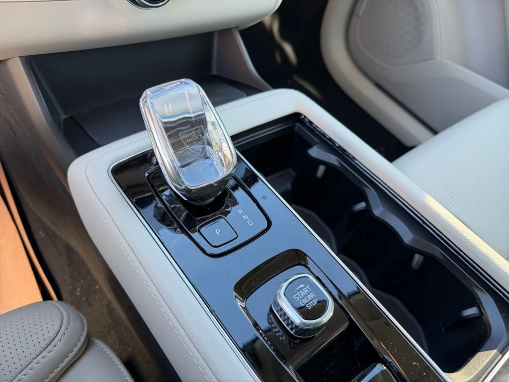 2026 Volvo - image 23