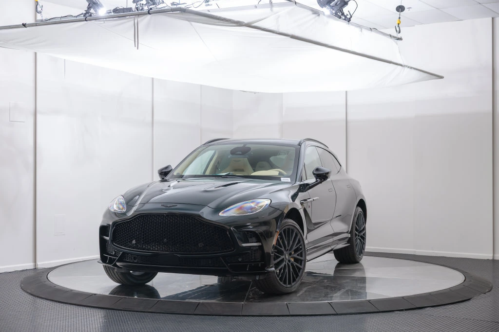 2026 Aston Martin DBX