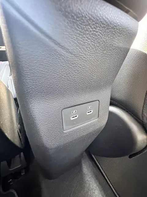 2026 Nissan Kicks SR photo 28