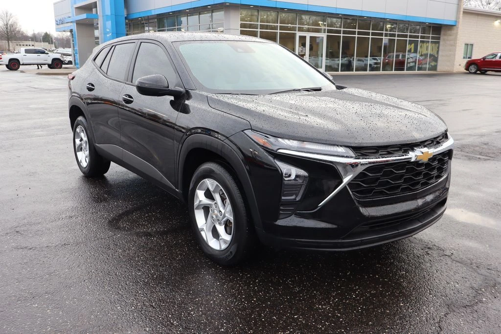 Used 2024 Chevrolet Trax LS with VIN KL77LFE25RC019039 for sale in Atwater, OH