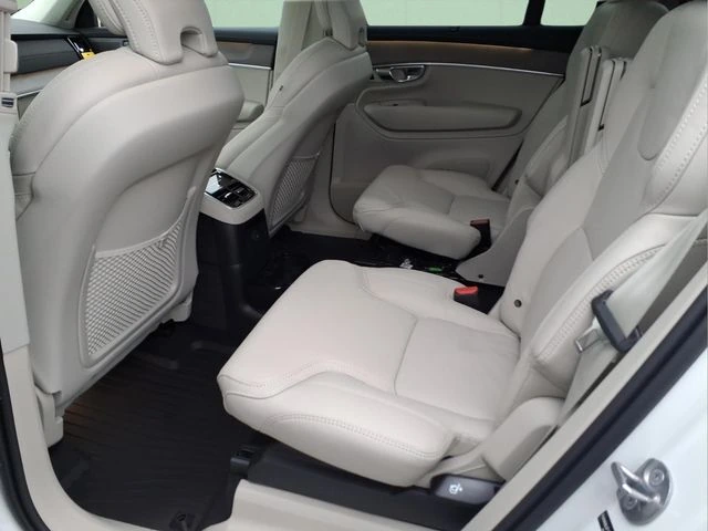 2026 Volvo - image 10