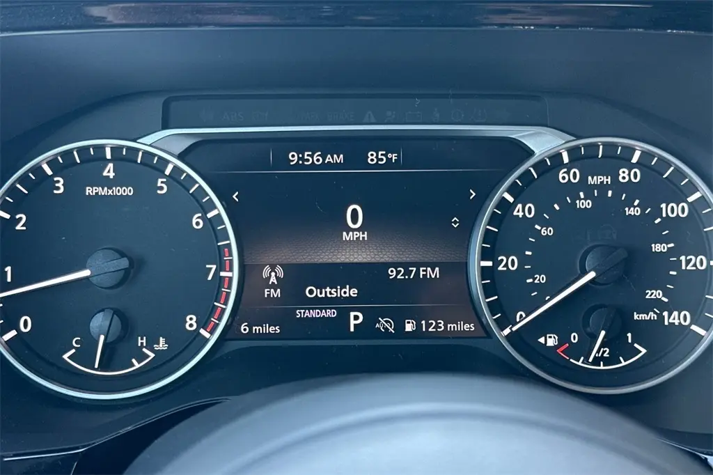 2025 Nissan Pathfinder SV photo 23