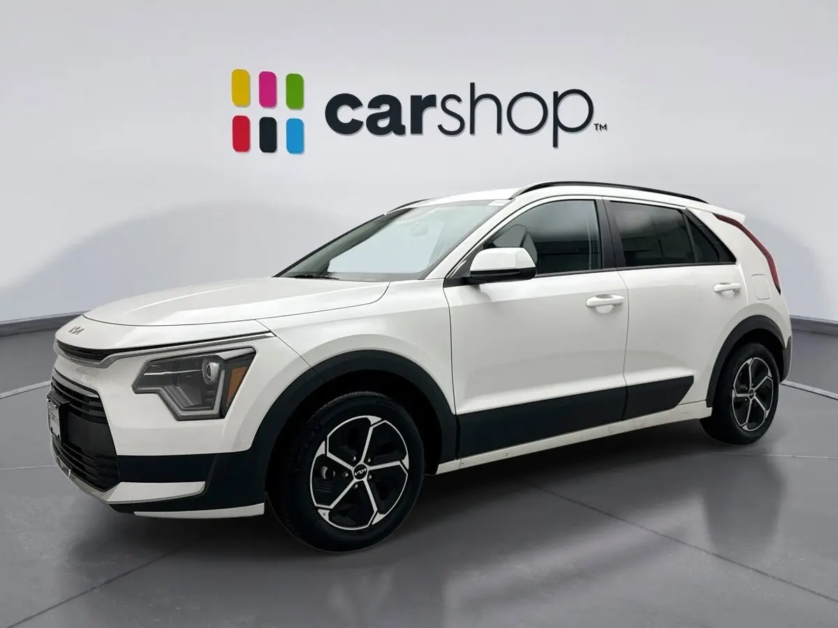 2023 Kia Niro LX's photo
