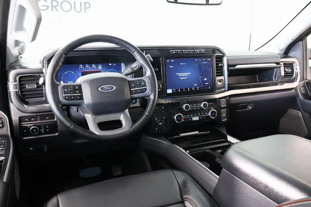2024 Ford F-250 Lariat photo 2