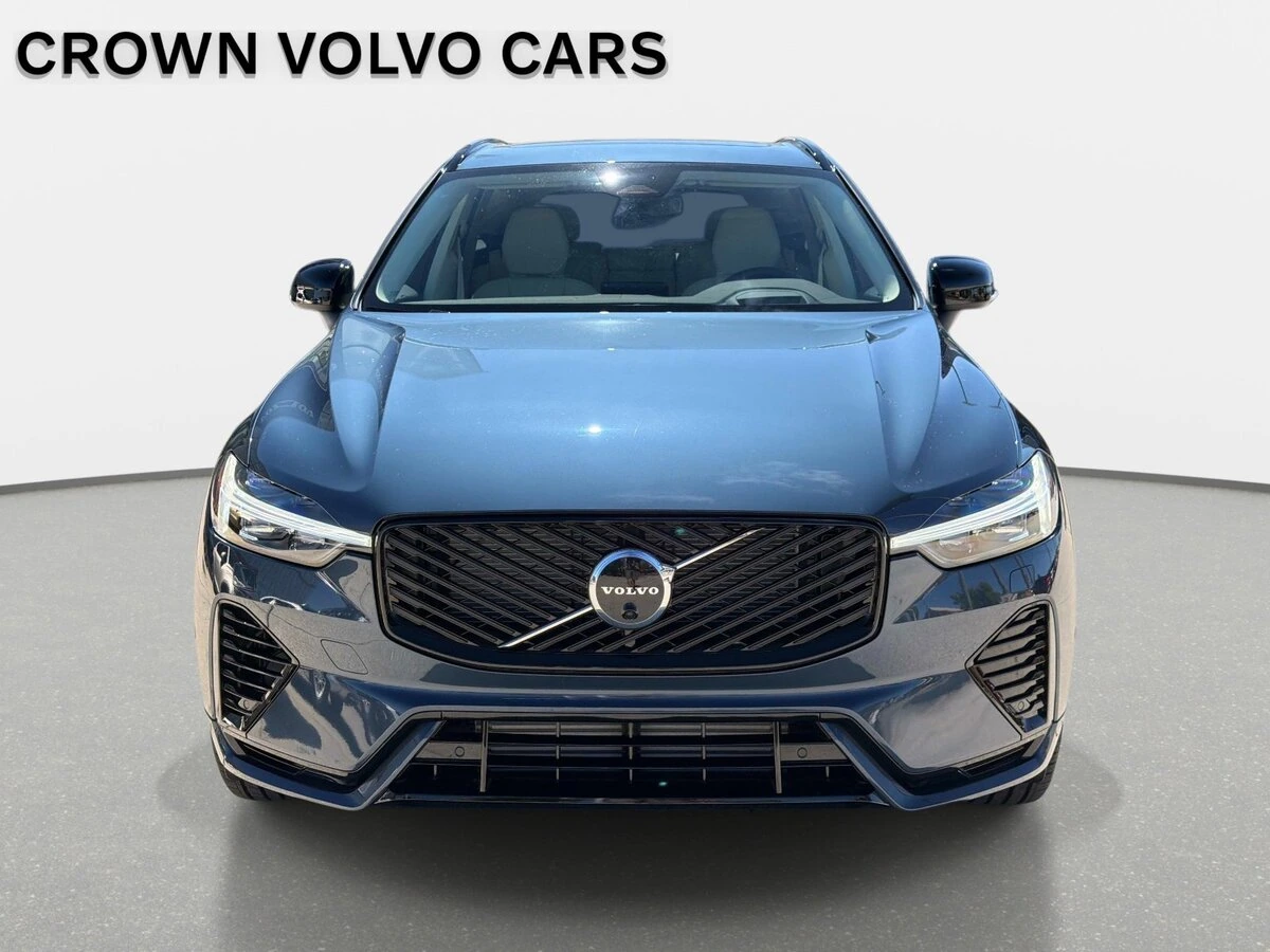 2026 Volvo - image 2