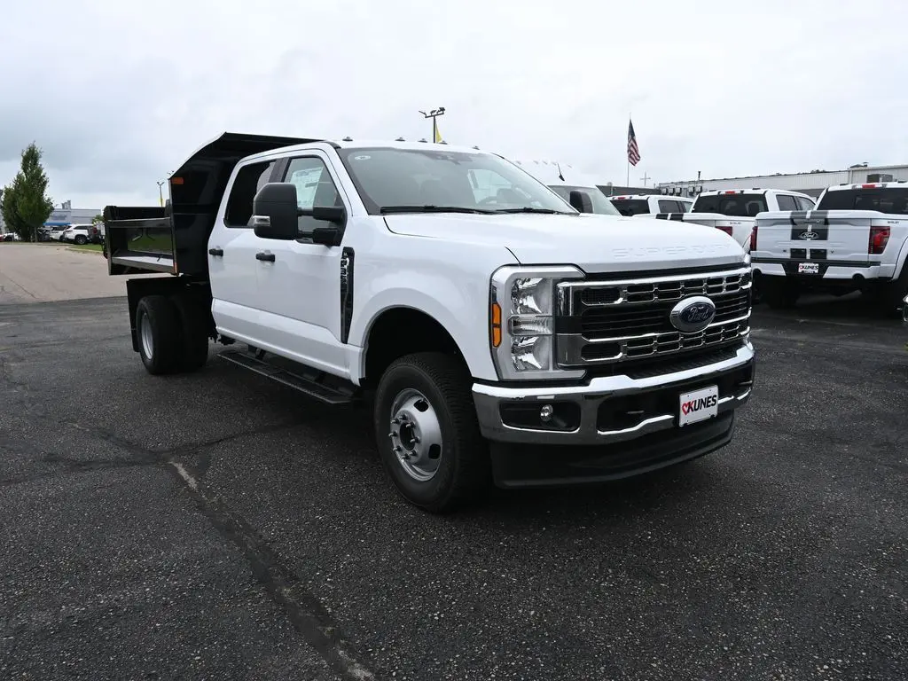 2025 Ford F-350 XL photo 2