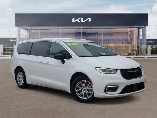2025 Chrysler Pacifica